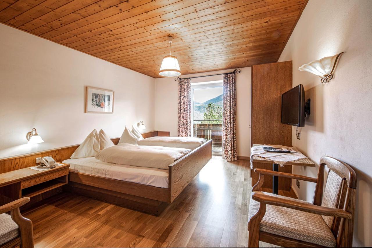 Landhotel Gasthof Zum Loewen Роденго Екстериор снимка