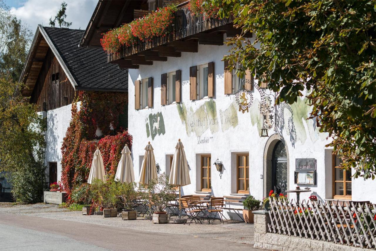 Landhotel Gasthof Zum Loewen Роденго Екстериор снимка